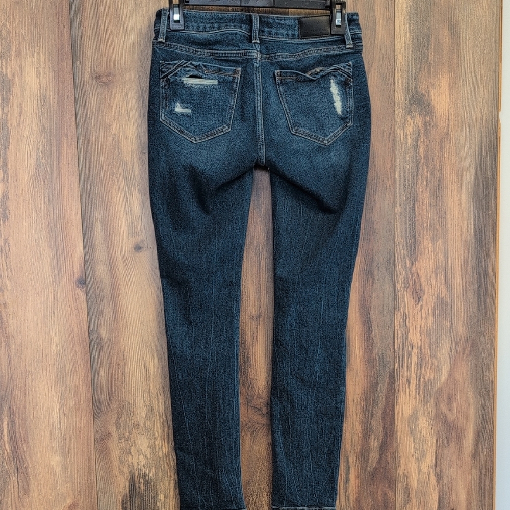 Buckle Black Distressed Ankle Skinny Jeans 26x27               C169